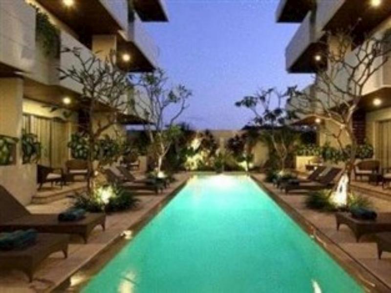 Swiss-Belcourt Sunset Lejlighedshotel Seminyak Eksteriør billede