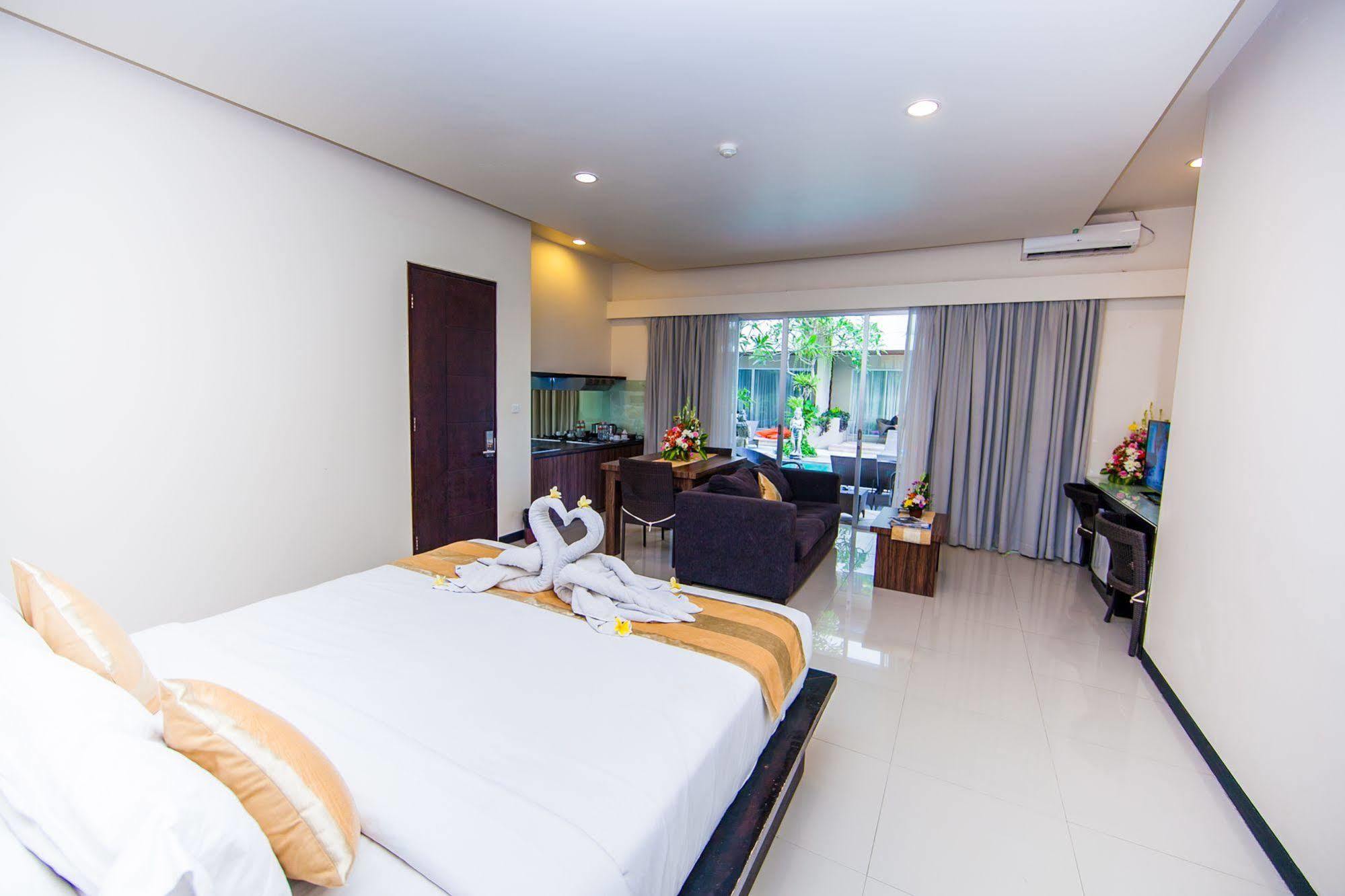 Swiss-Belcourt Sunset Lejlighedshotel Seminyak Eksteriør billede