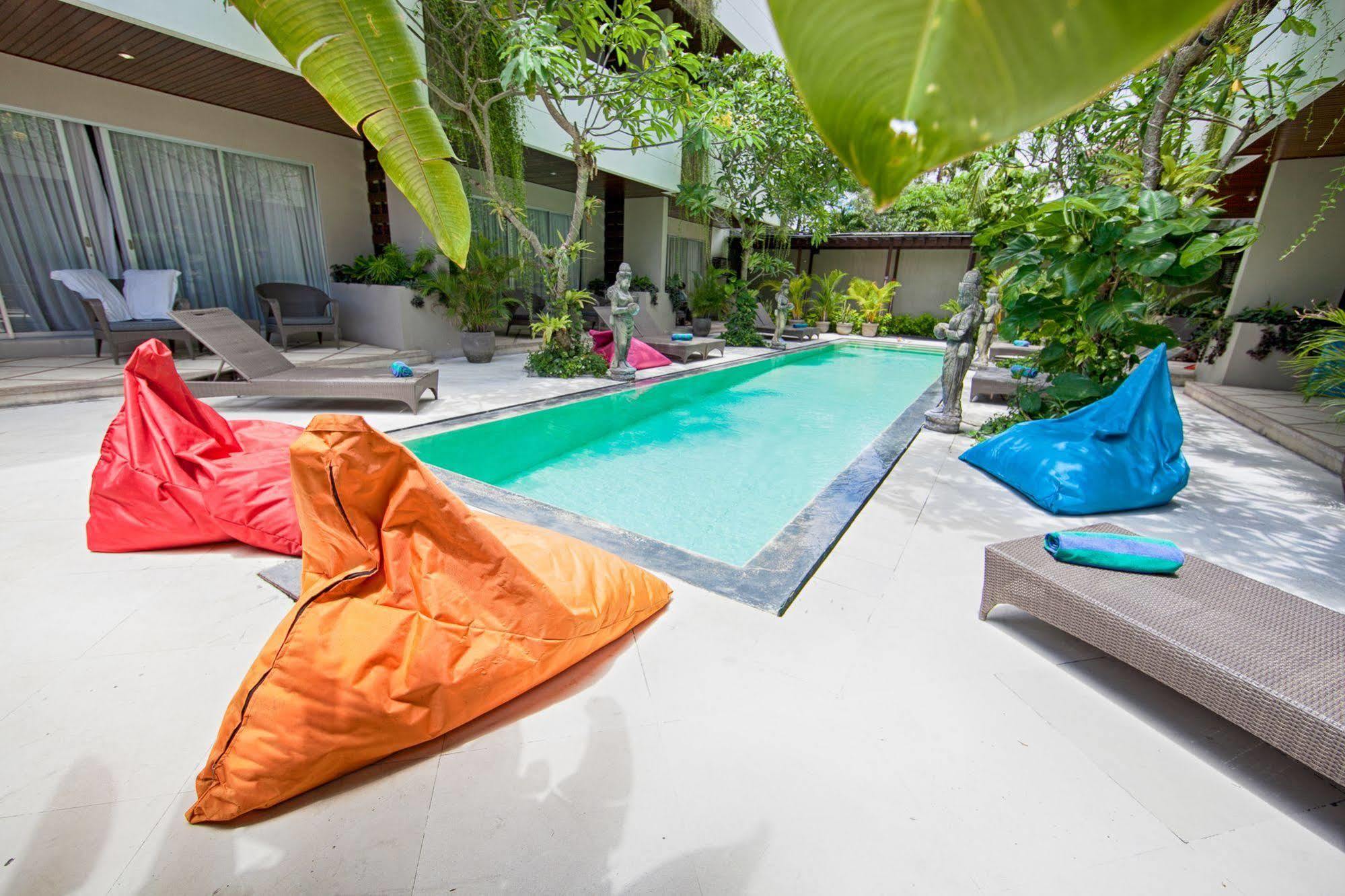 Swiss-Belcourt Sunset Lejlighedshotel Seminyak Eksteriør billede