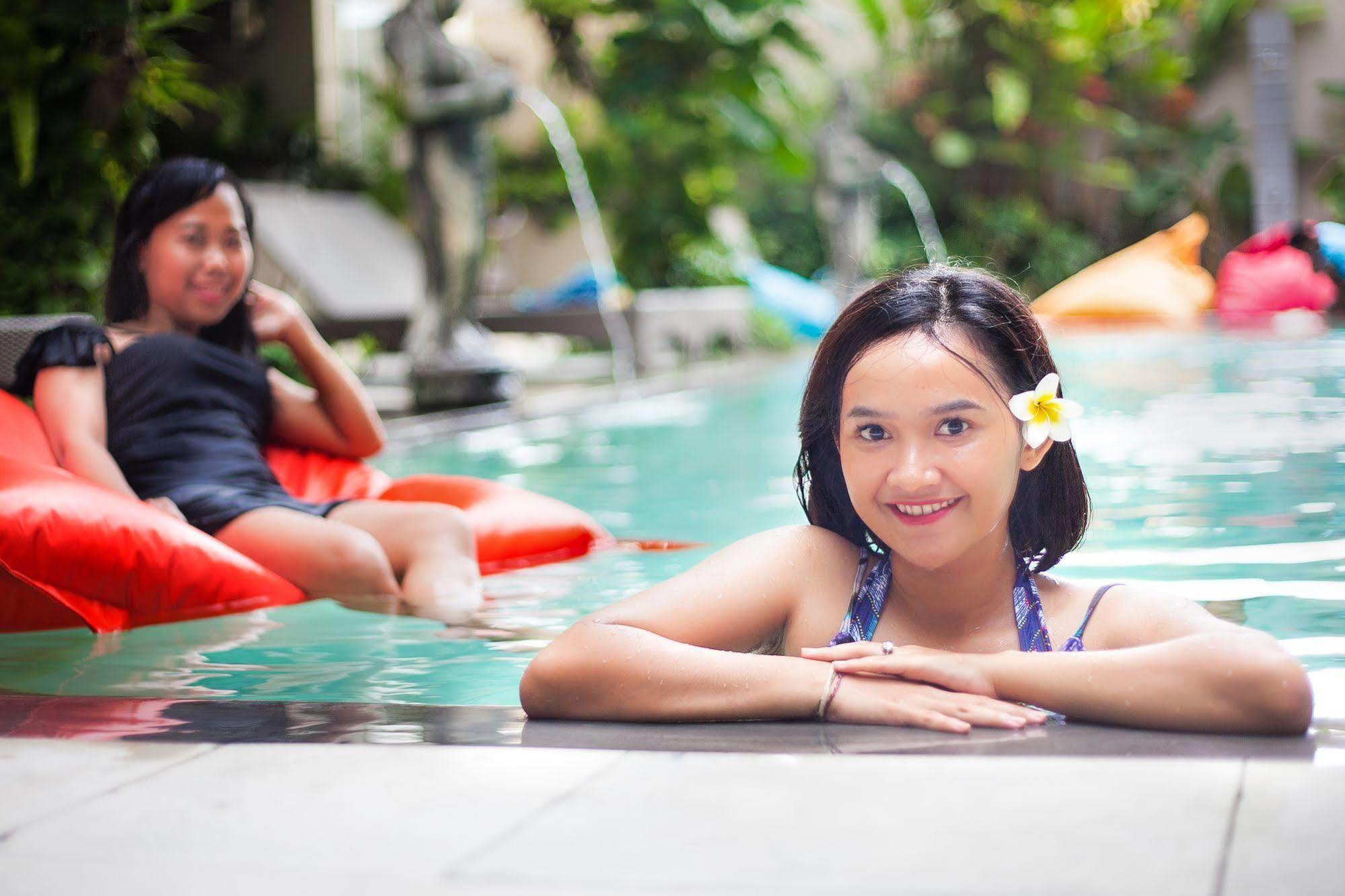 Swiss-Belcourt Sunset Lejlighedshotel Seminyak Eksteriør billede