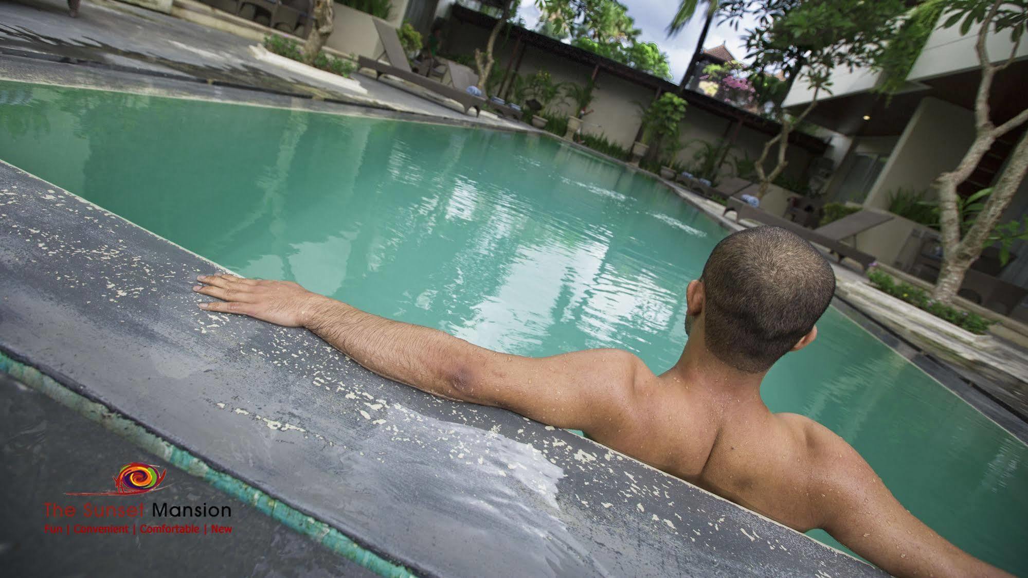 Swiss-Belcourt Sunset Lejlighedshotel Seminyak Eksteriør billede