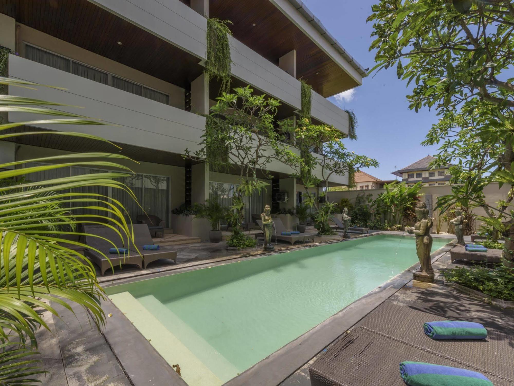 Swiss-Belcourt Sunset Lejlighedshotel Seminyak Eksteriør billede